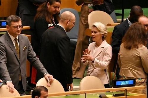 Điện Kremlin: 'Đối thoại là rất cần thiết'!