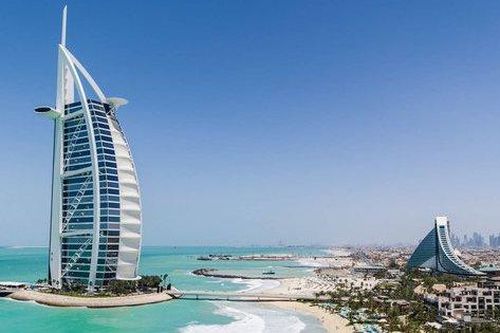 Có gì bên trong 'khách sạn 7 sao duy nhất trên thế giới' xa hoa bậc nhất Dubai?