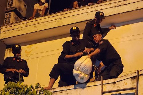 Ứng phó siêu bão Noru: Toàn Đà Nẵng tạm nghỉ việc, học sinh nhiều địa phương nghỉ học