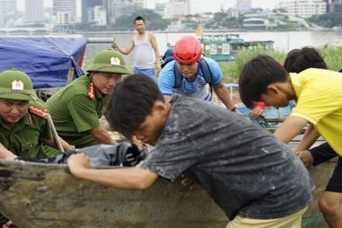 Đà Nẵng: Học sinh nghỉ học, chợ dừng họp, người lao động nghỉ làm việc để tránh bão