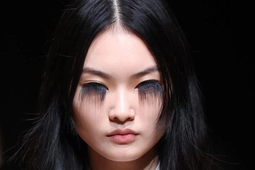 Kiểu trang điểm kinh dị