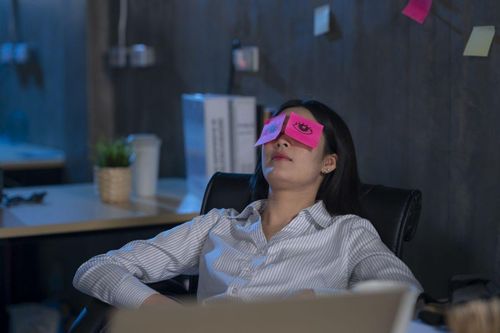 Nhân sự mới khó tìm, nhân viên cũ âm thầm nghỉ việc