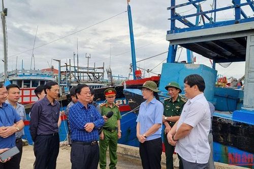 Lãnh đạo tỉnh Quảng Ngãi về địa phương kiểm tra công tác ứng phó bão số 4