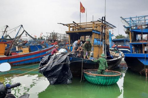 Huy động hơn 1.000 cán bộ, chiến sĩ biên phòng giúp dân tránh bão số 4