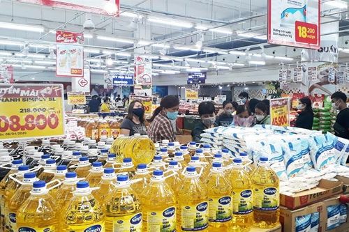 Đảm bảo đủ nguồn hàng thiết yếu phục vụ người dân do ảnh hưởng của bão Noru