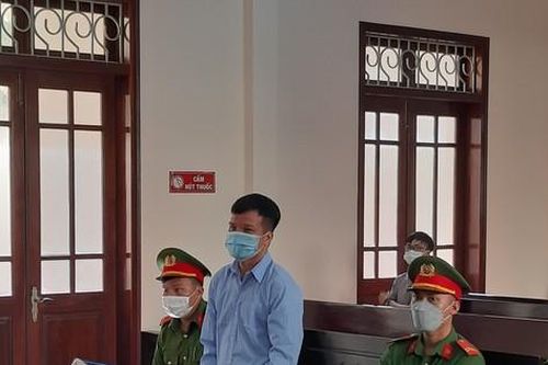 14 năm tù cho người đàn ông chém vợ vì ghen