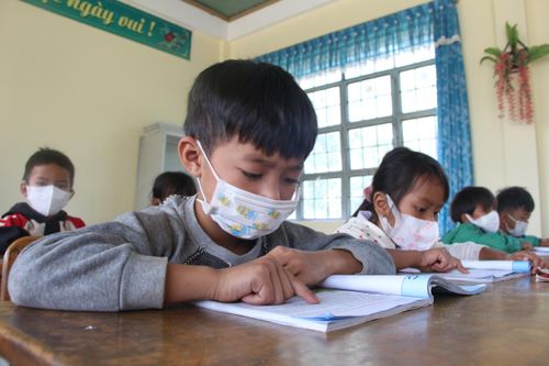 Học sinh Kon Tum nghỉ học từ 27/9 để ứng phó với bão Noru