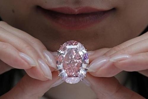 Kim cương Nga vào 'tầm ngắm' của EU, có gì trong gói trừng phạt thứ 8?