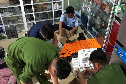Phạt cơ sở vi phạm về kinh doanh thực phẩm chức năng không rõ nguồn gốc