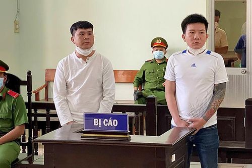Đánh nhau vì chuyện cũ