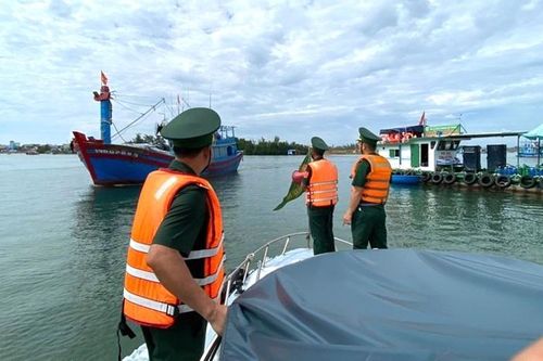 Thủ tướng yêu cầu không vì 'trời quang mây tạnh' mà chủ quan với bão số 4