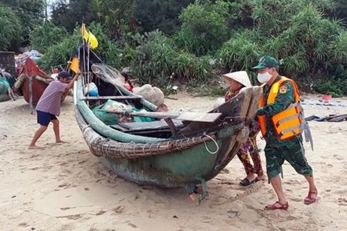 Miền Trung trước cơn bão dữ