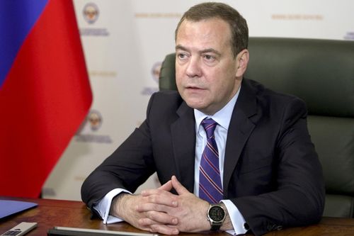 Ông Medvedev cảnh báo phương Tây