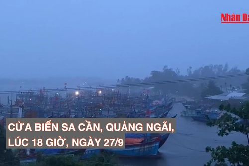 Mưa lớn tại cửa biển Sa Cần, Quảng Ngãi tối 27/9