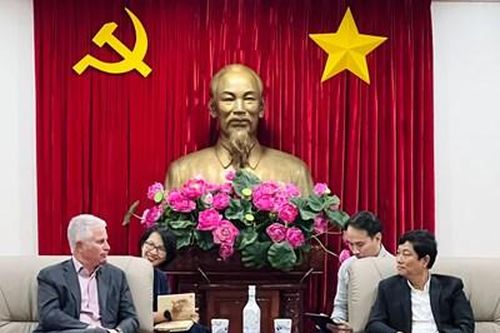 Bình Dương sẽ tạo mọi điều kiện thuận lợi hỗ trợ Tập đoàn Warburg Pincus đầu tư