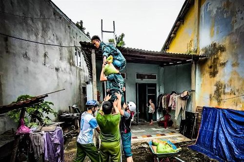 Thủ tướng Phạm Minh Chính chủ trì họp khẩn, Đà Nẵng và các tỉnh miền Trung ứng phó bão cao hơn một cấp