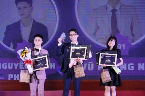 Tell me by your voice - Khởi đầu cho đam mê cầm mic của các bạn trẻ