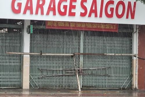 Siêu bão Noru áp sát, người dân hối hả dự trữ lương thực