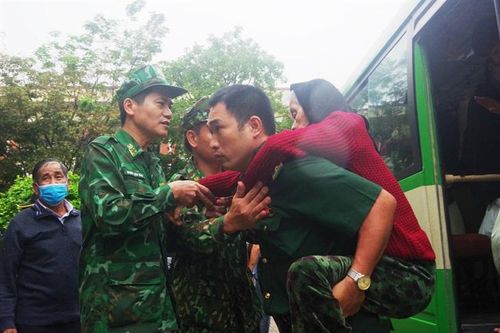 BĐBP Quảng Nam: Sơ tán hàng nghìn người dân ra khỏi vùng nguy hiểm để tránh bão số 4