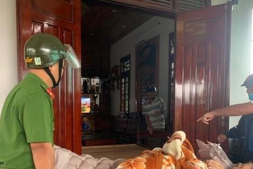 TT-Huế: Công an, quân đội căng sức hỗ trợ di dời dân đến nơi an toàn