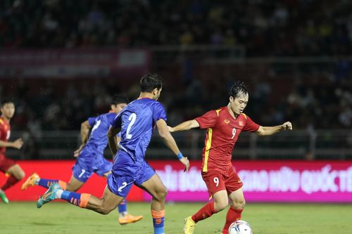 Văn Toàn xúc động với bàn thắng sau 5 năm chờ đợi