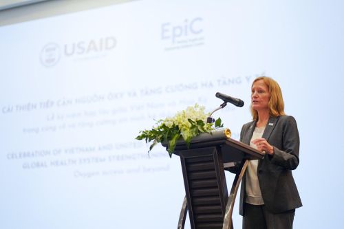 USAID cung cấp hệ thống oxy lỏng cho 23 bệnh viện tại Việt Nam