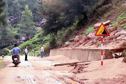 Hà Tĩnh chủ động phương án bảo vệ dân vùng xung yếu khỏi bão số 4-Noru