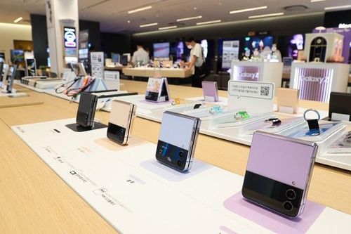 Các mạng viễn thông Hàn Quốc tăng trợ giá cho Samsung Galaxy Z Flip 4