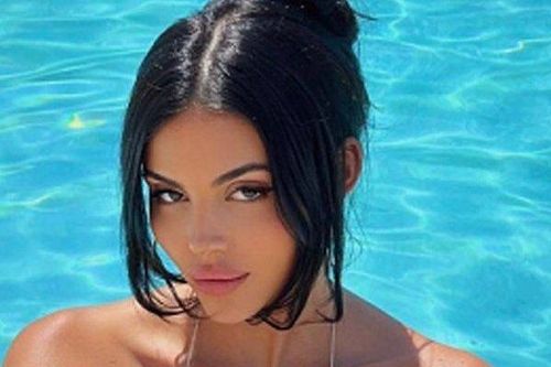 Sao Chelsea vừa chia tay bồ đã đăng tin tuyển bạn gái