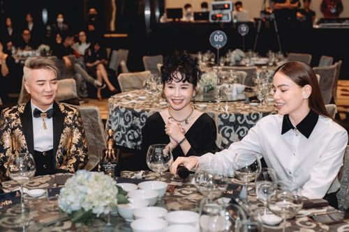 Hà Hồ thẳng tay 'gạt bỏ' Lệ Quyên trên trang cá nhân