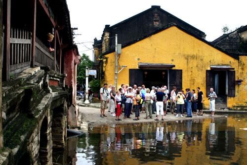 Kiên quyết sơ tán, có phương án tránh trú, đảm bảo an toàn cho khách du lịch