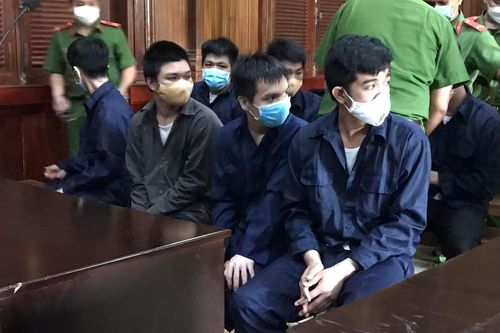 Chỉ vì tiếng nẹt pô xe, nhóm thanh niên lãnh 65 năm tù