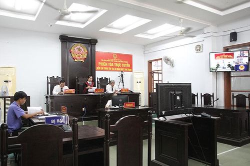 Vào tù vì 'cầm giùm' điện thoại