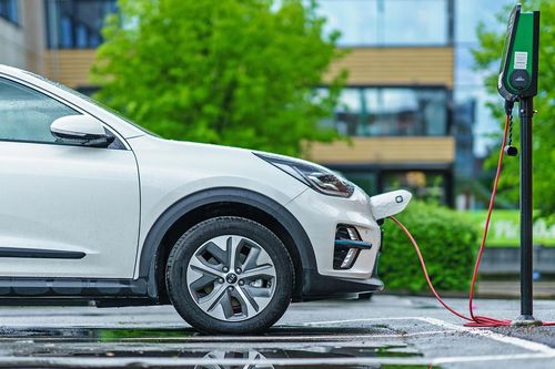 Năm 2022, doanh số xe điện sẽ cao kỷ lục