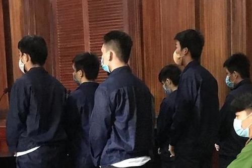 Một tiếng nẹt pô, 7 người lãnh 65 năm tù