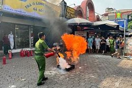 Tiểu thương chợ Nghĩa Tân tập huấn PCCC