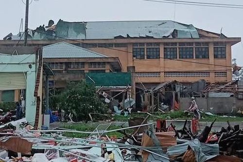 Dông lốc gây thiệt hại ở Quảng Trị