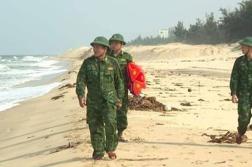 Tìm thấy thi thể ngư dân rơi xuống biển khi tàu đang tới khu neo đậu tránh bão