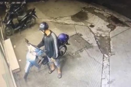 Nam công nhân tay không chống trả 2 tên trộm có dao