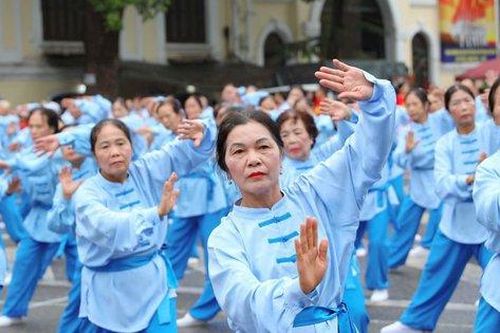 Vinamilk đồng hành cùng hơn 2.000 người cao tuổi Thủ đô nhân ngày Quốc tế người cao tuổi
