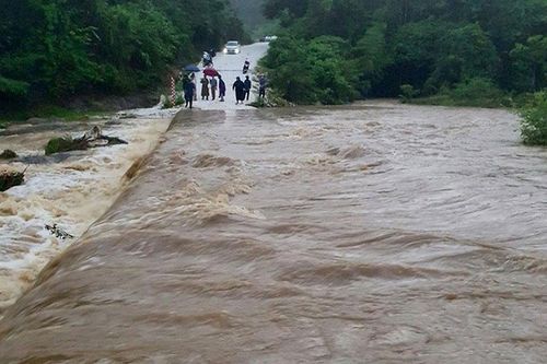 Lũ trên các sông ở Quảng Nam, Quảng Trị, Kom Tum lên nhanh