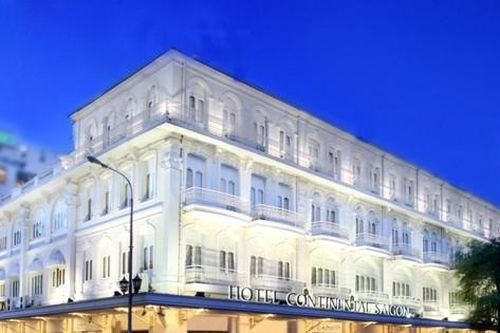 Khách sạn Continental Saigon đón nhận bằng khen của Thủ tướng Chính phủ