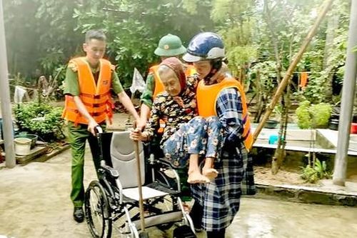 Cùng nhau tránh bão dữ