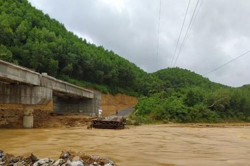 Quảng Trị: Nước dâng cao khiến nhiều khu vực dân cư bị cô lập
