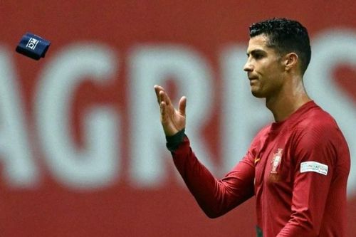 Ronaldo nhận 'gạch đá' sau trận Bồ Đào Nha thua Tây Ban Nha