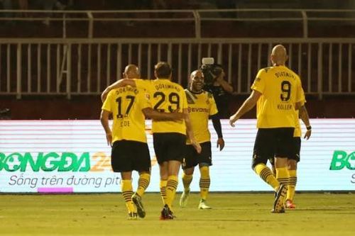 Tuyển Ngôi sao Việt Nam thua cách biệt các huyền thoại Dortmund