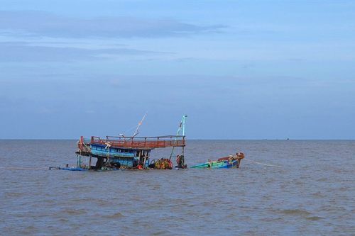 Nỗ lực tìm kiếm thuyền viên mất tích trên biển
