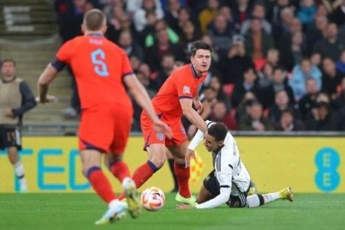 Gareth Southgate thúc giục Ten Hag trả lại vị trí cho Harry Maguire