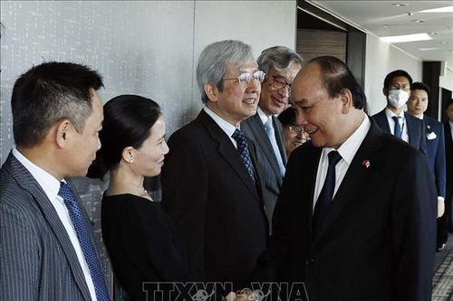 Chủ tịch nước Nguyễn Xuân Phúc gặp đại diện tri thức Việt Nam tiêu biểu