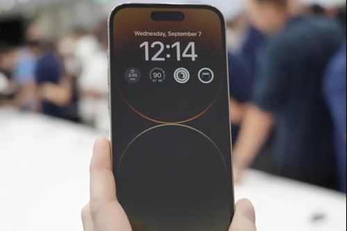 Always-On-Display của iPhone có một điểm cực hay mà điện thoại Android chưa có